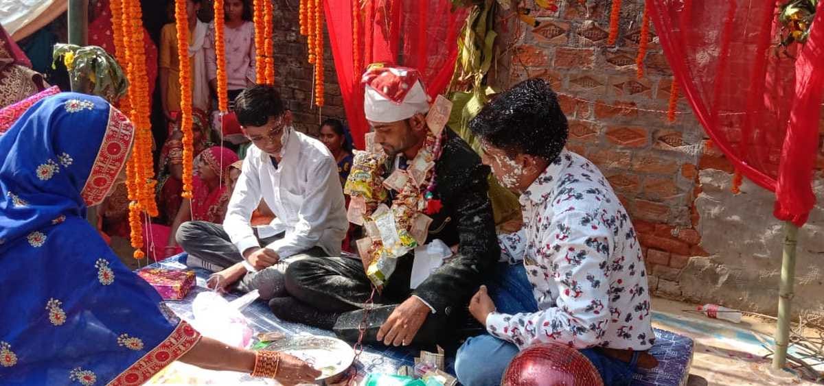 Barati and villagers clashed over dancing in orchestra many injured police got married on second day in varanasi