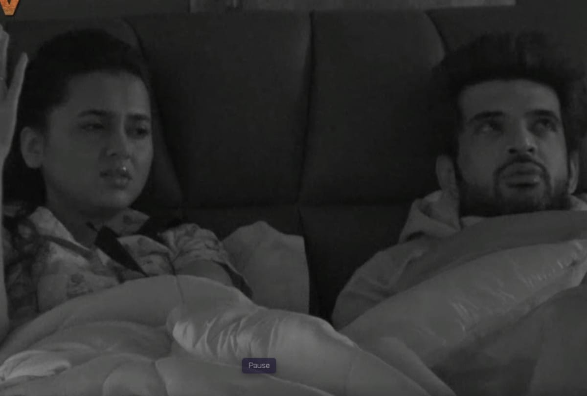 bigg boss 15 tejasswi prakash gets angry on karan kundrra behavior asks him about his girlfriend