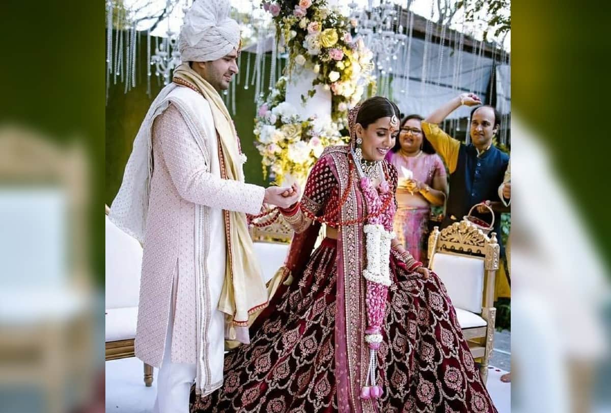 Bride Groom Matching Ethnic Outfits Ideas for Wedding Season