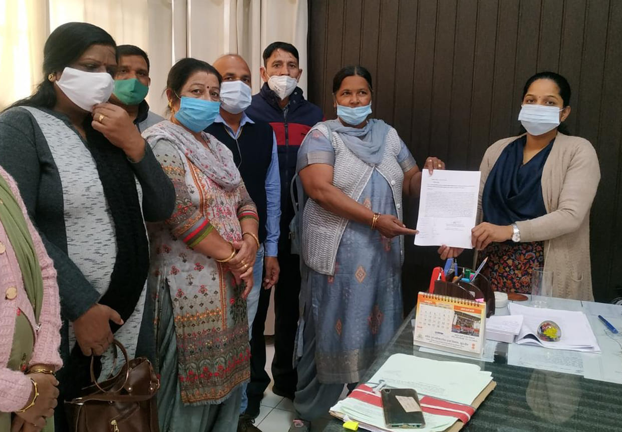 Health workers raised the demand to return the cases