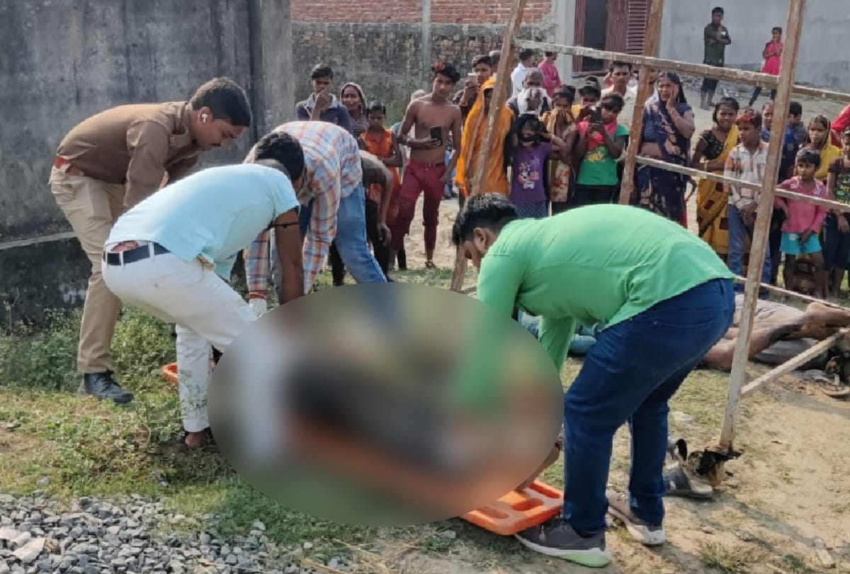 Three laborers died after being hit by high tension line in Gorakhpur