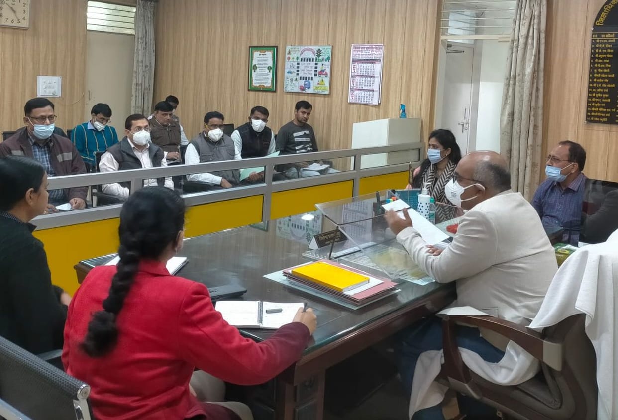 If the workers do not get the vaccine, then the heads of the offices are not paid