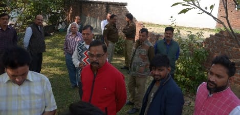 Suncity Extension Colony's boundary wall broken, commotion