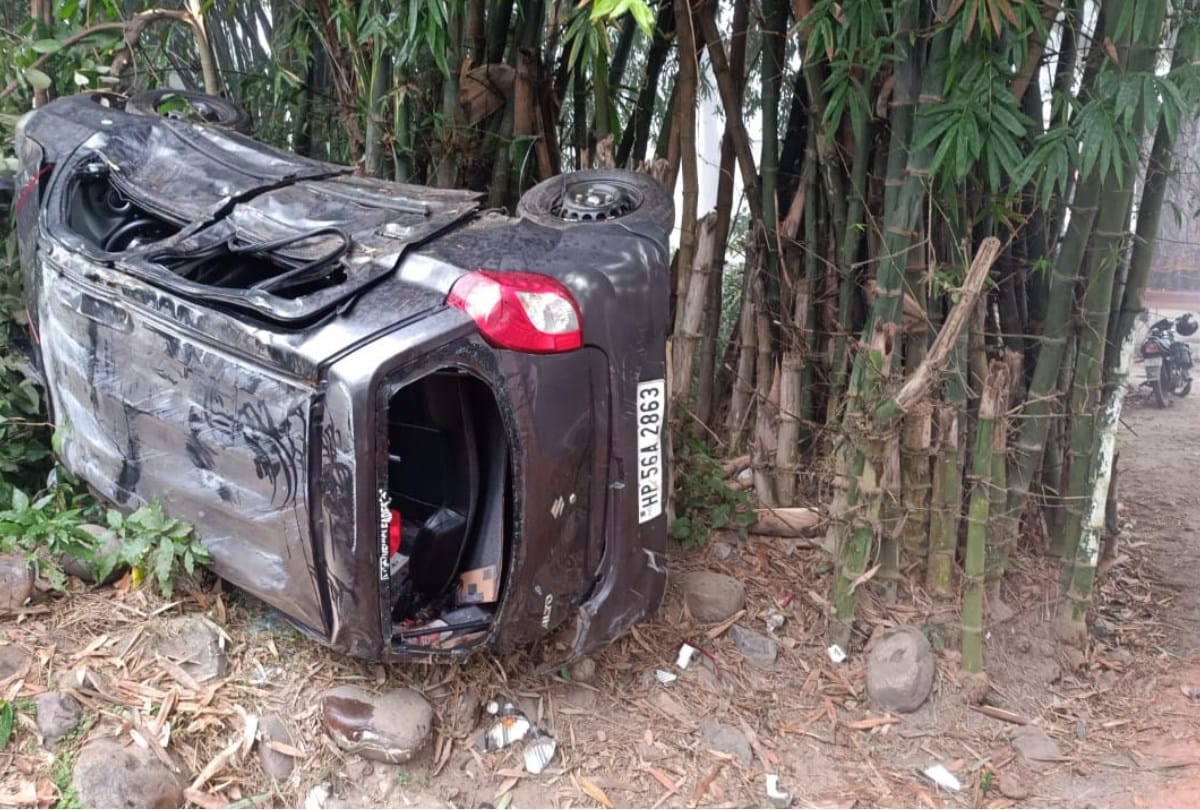 one killed  five injured in car accident in jaisinghpur kangra