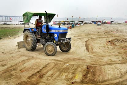 Prayagraj: More than 50 bighas of land of Magh Mela covered in Ganga at Sangam