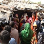 Prayagraj News :  फाफामऊ में चार लोगों की हत्या के बाद मौके पर जुटी भीड़।