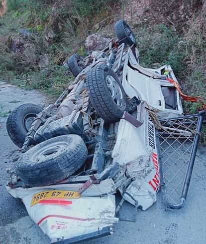 Bolero camper crashes in Sainj; driver killed, 3 injured