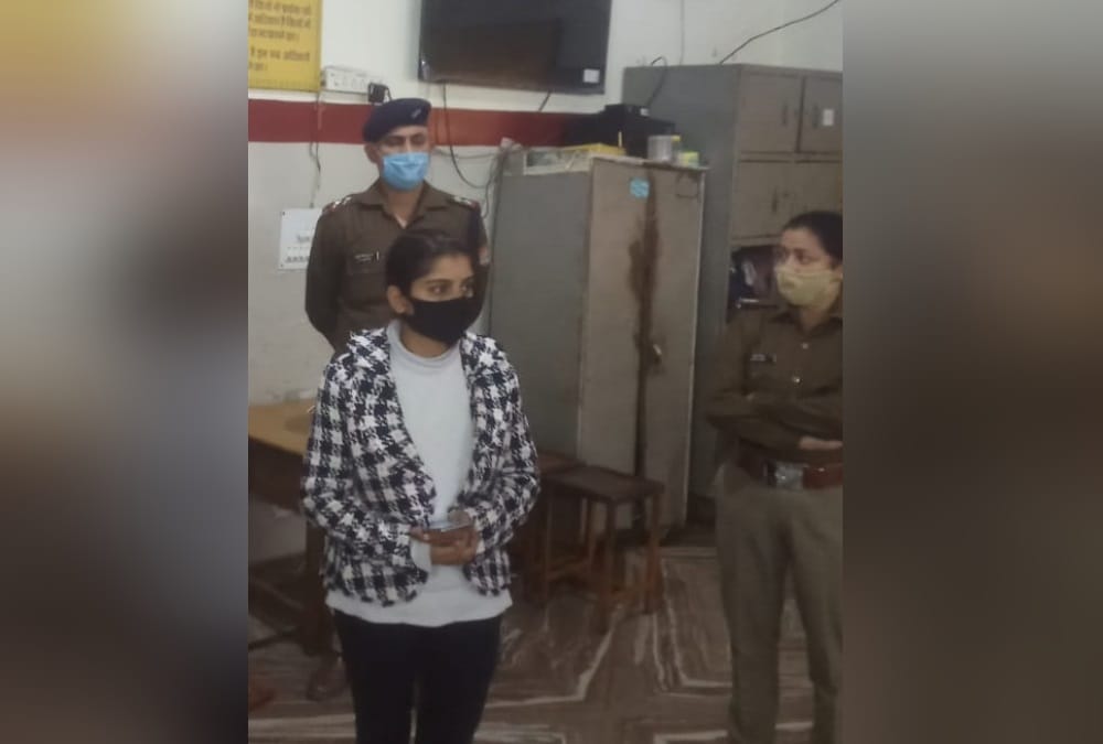 Dehradun News: District Administration team Raid in drug de-addiction center photos