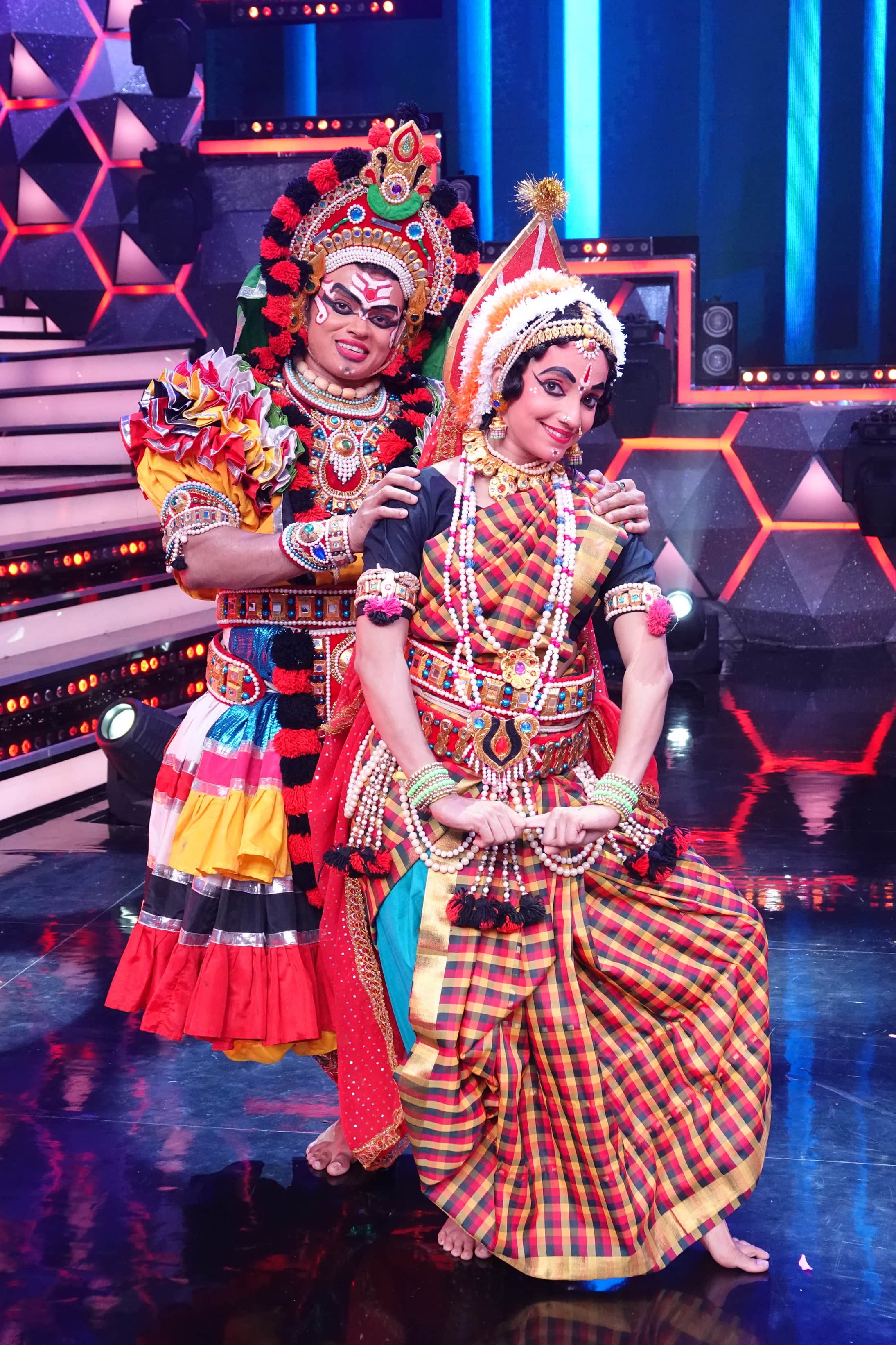 Photos: Actress Neelam cried on the stage of India's Best Dancer 2, smiles back after Chunky Pandey's efforts