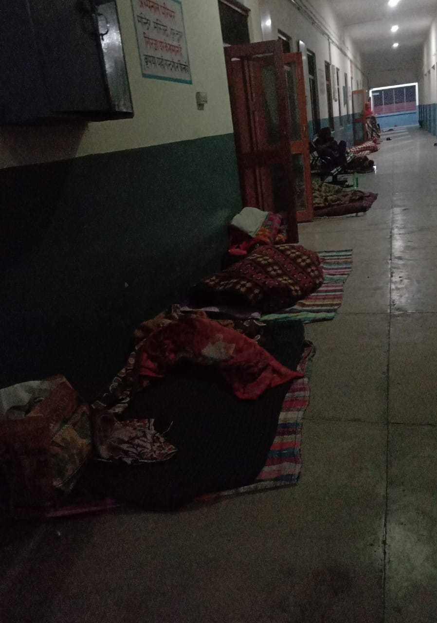 The night shelters are in bad shape, the attendants sleeping on the floor in the open