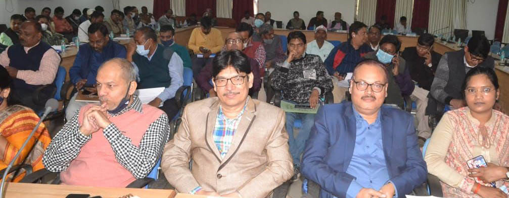 Adverse entry by withholding salary of Electricity Xen