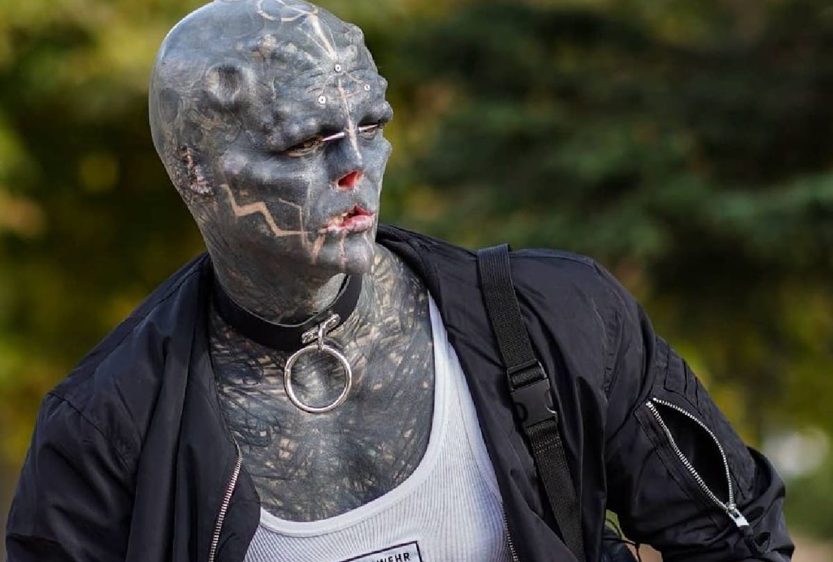 a France man Anthony Loffredo cut his nose ears lips and fingers in the craze of becoming an alien