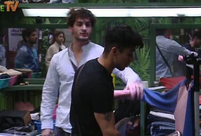 bigg boss 15 umar riaz and pratik sehajpal gets into fight shamita shetty support this contestant