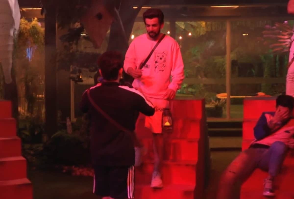 bigg boss 15 nishant bhatt save jay bhanushali from the nominations simba nagpal evict from the show