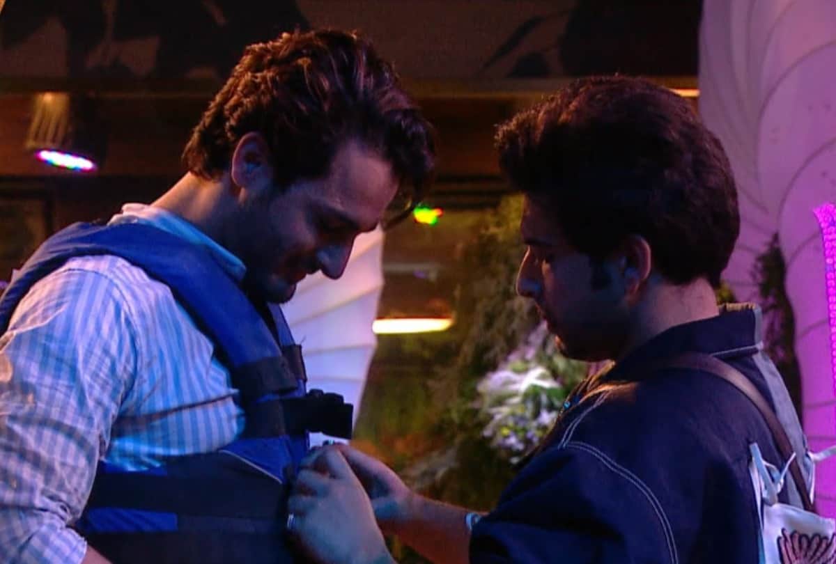 bigg boss 15 nishant bhatt save jay bhanushali from the nominations simba nagpal evict from the show