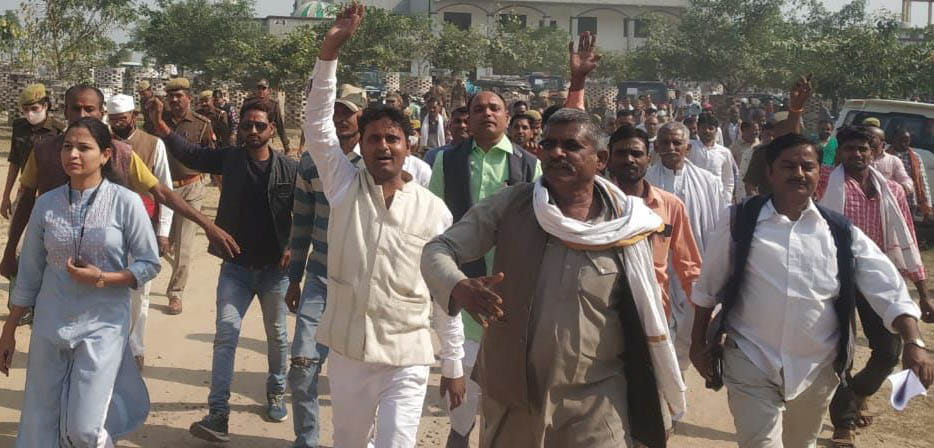 Demonstration of farmers for fertilizer and electricity