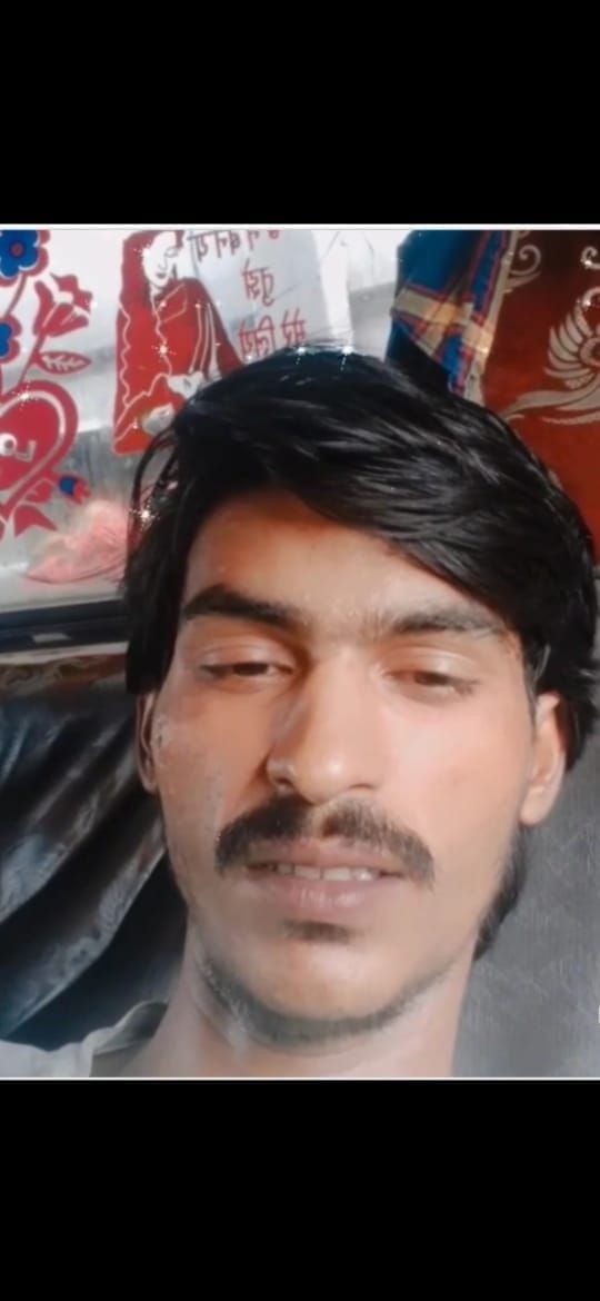Hathras: Dead body of youth found hanging on neem tree
