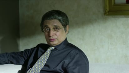 Illegal Season 2 Review in Hindi by Pankaj Shukla Ashwini Chaudhary Samar Khan Neha Sharma Piyush Mishra Akshay Oberoi