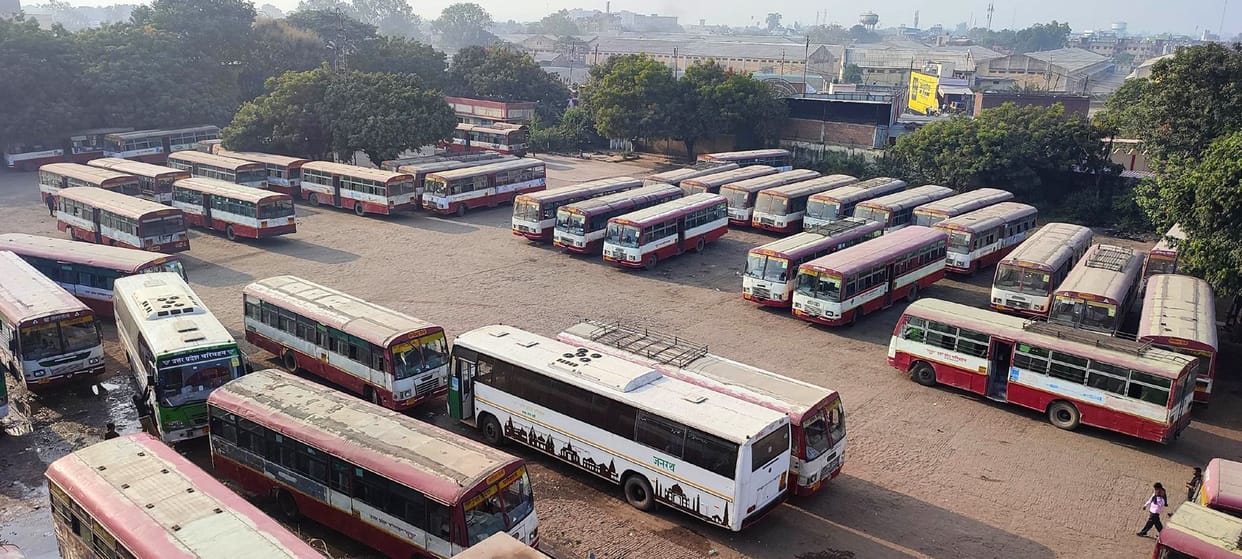 Aligarh: Even on Wednesday, passengers facing shortage of roadways buses