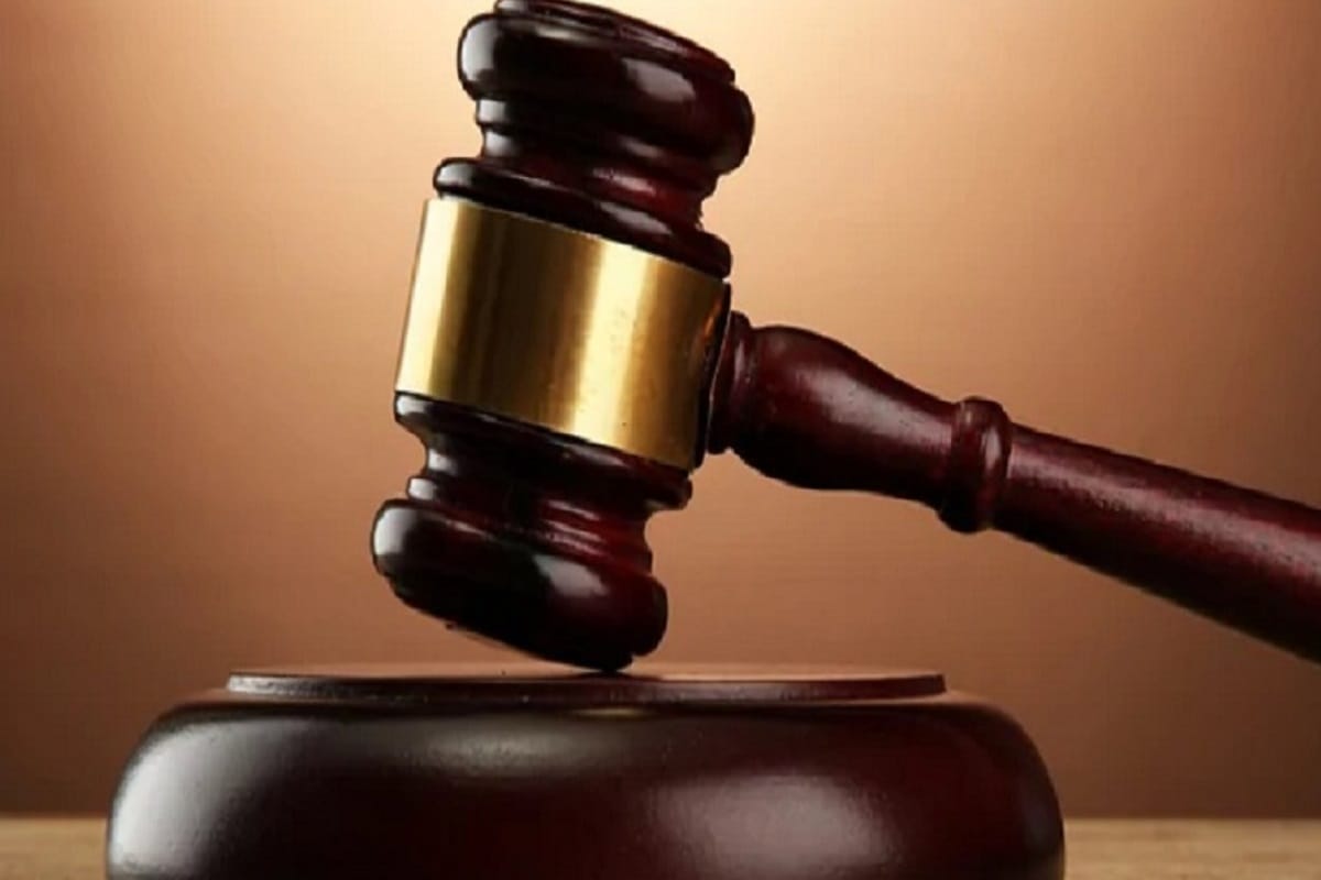 Man gets 10 year jail term for throwing pregnant girlfriend to running train