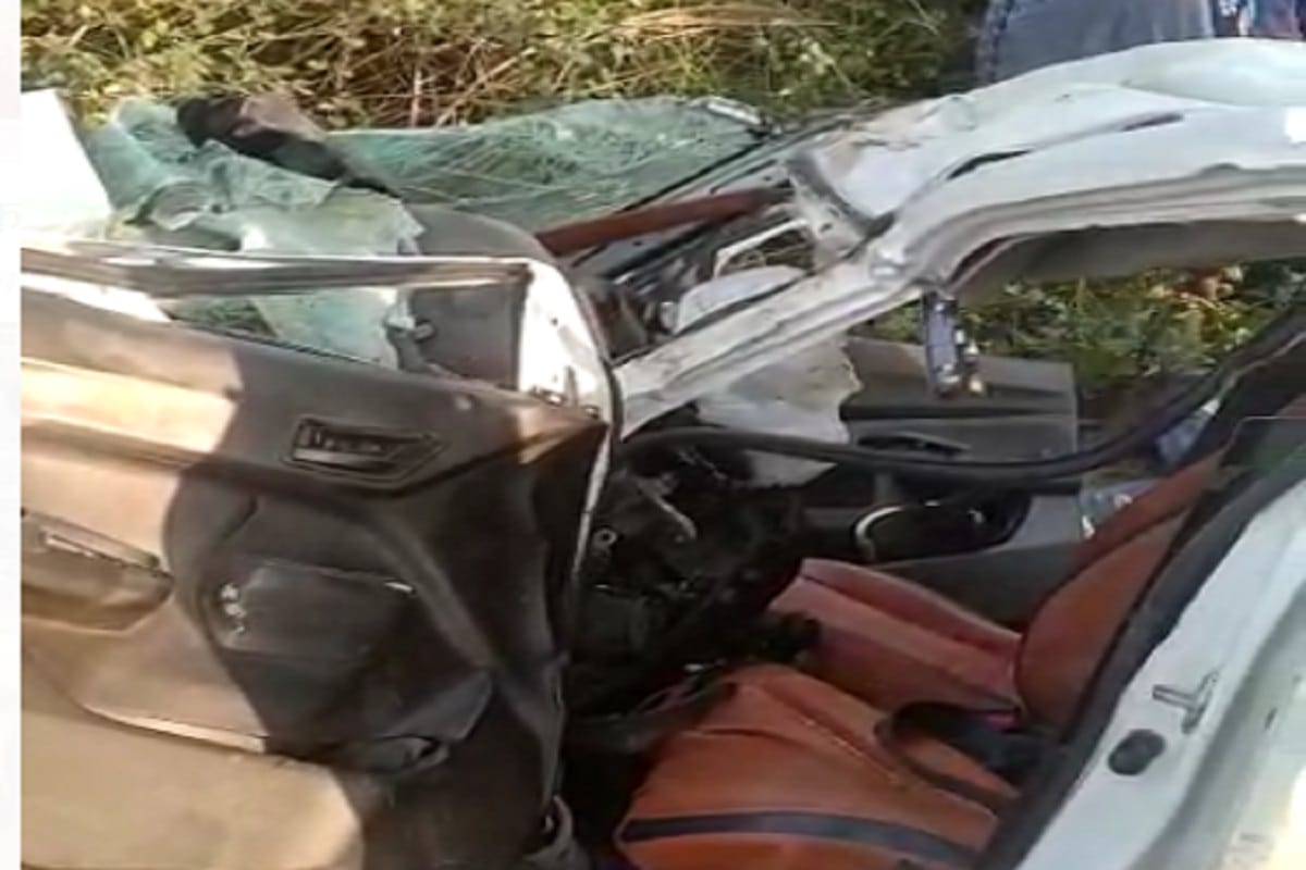 UP News: Two people have died and one injured in car accident in Meerut