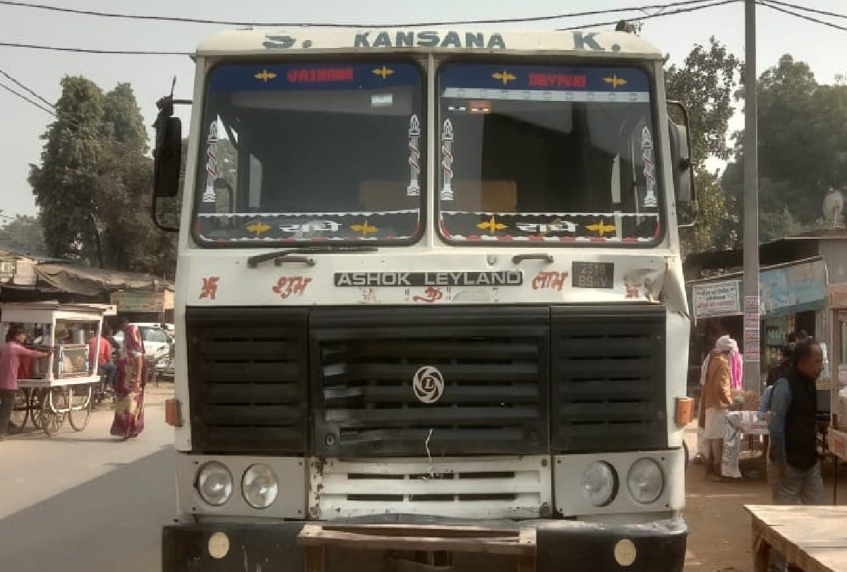 company area manager died in road accident in mathura