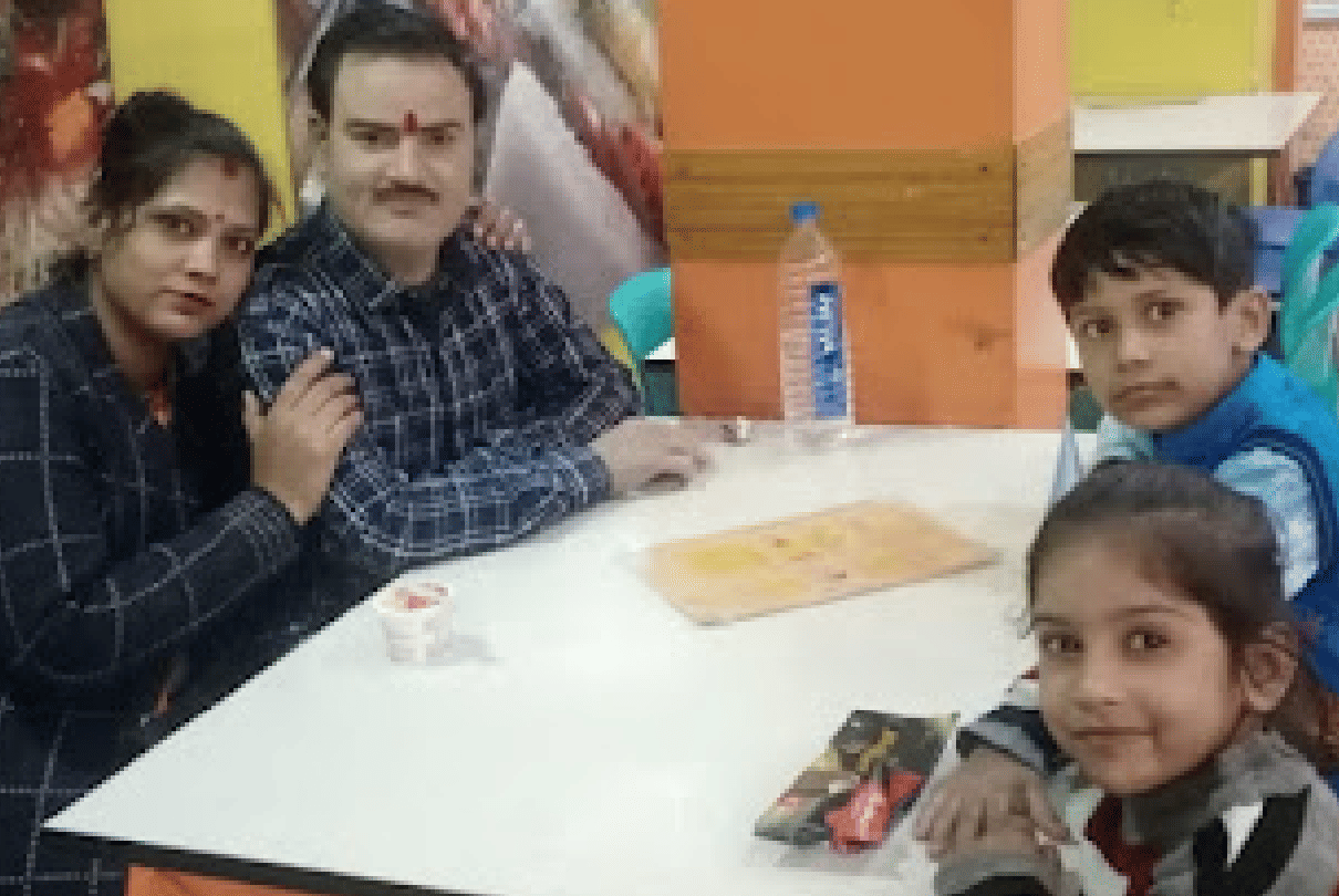 Satna: Speeding truck rams car, 4 killed; The whole family was cremated together