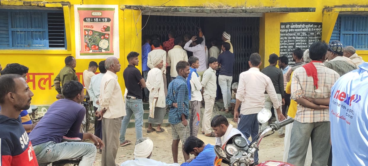 Servers of cooperative societies disrupted, farmers battling for fertilizer