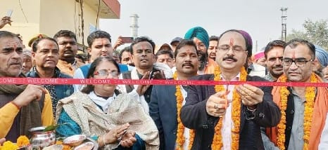 After Teni, even the DM did not reach, ADM started by cutting the lace