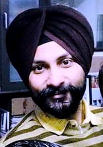 Web designer murdered, dead body found in a field on the side of National Highway
