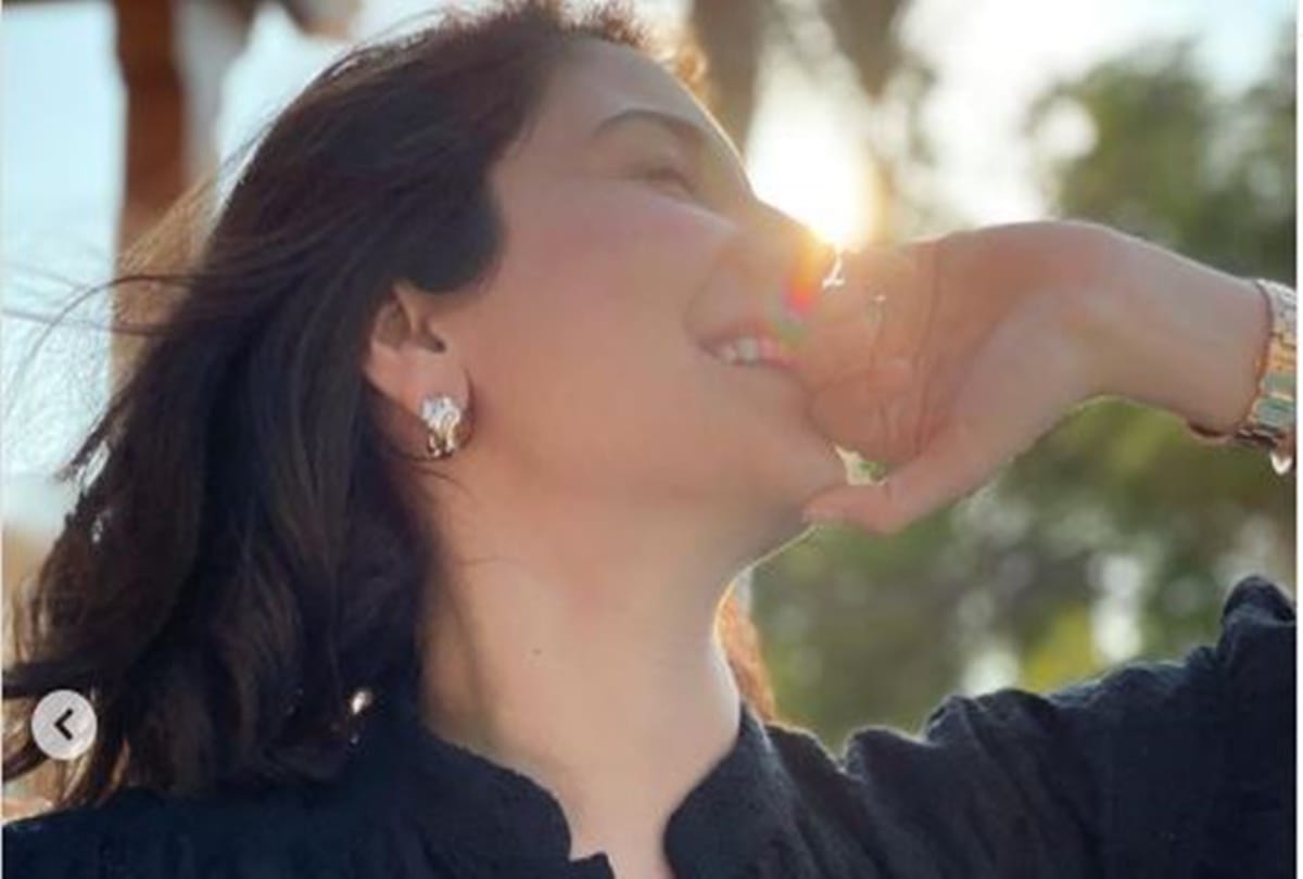 Anushka sharma share sun kissed photo virat kohli react love fans are showring love