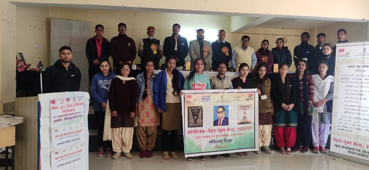 Prachi first in speech competition