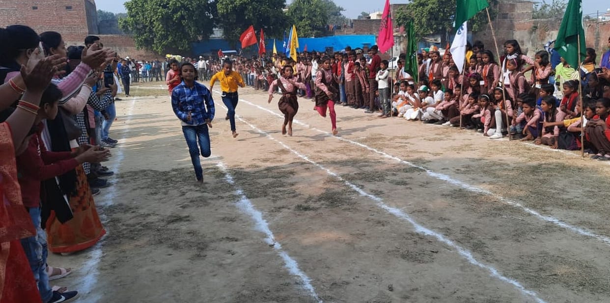 Saraswati got first in the 100 meters race of primary category