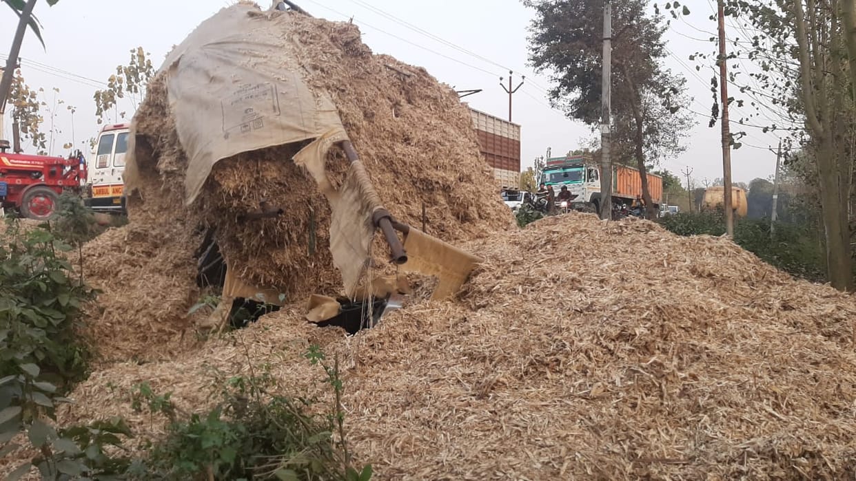 Tractor trolley overturned due to collision with dumper, driver dies