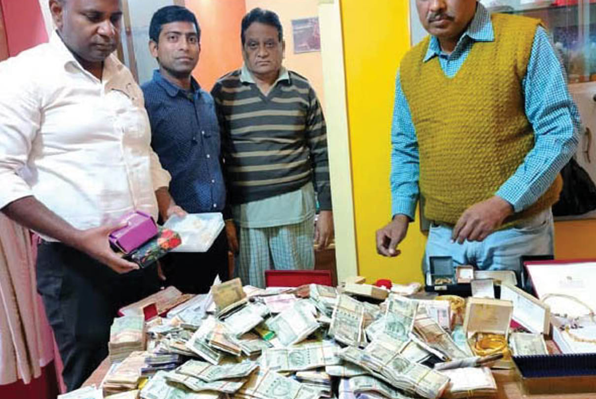 Bihar: Vigilance raids on the premises of OSD of Mining Minister Janak Ram property worth crores recovered Latest News Update