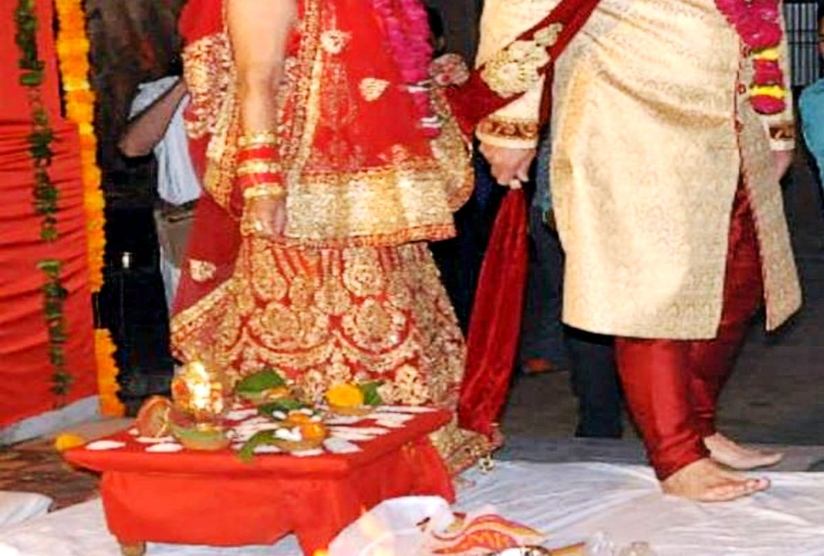 Bride absconding with her boyfriend before wedding in firozabad