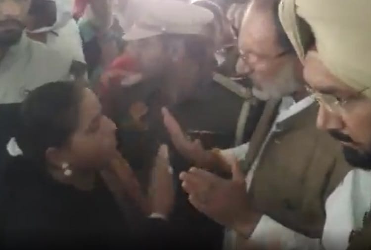 Minister Rajkumar Verka faced opposition from Corona volunteers in Patiala