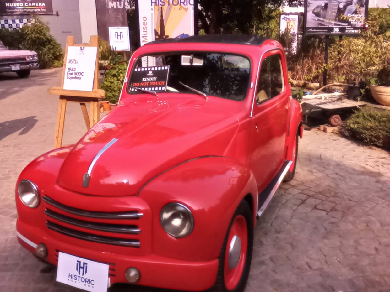 Exhibition in Gurugram: Price is heavy on new vehicles, ride on vintage cars