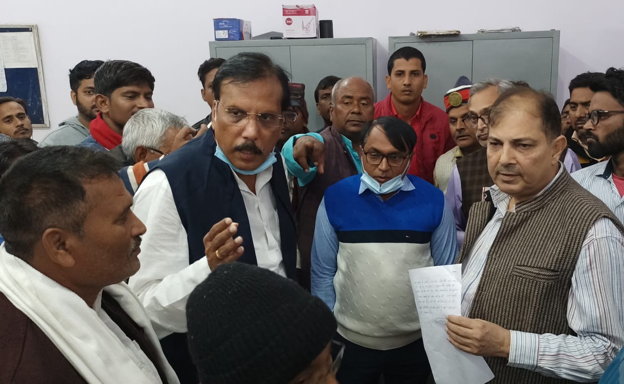 Uproar over patient's death due to lack of treatment in district hospital