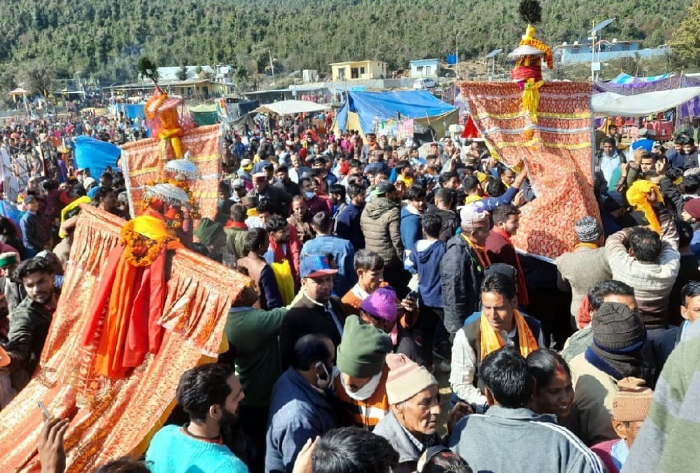 Uttarakhand News: Devotees Crowd to see Dev Doli Dance in Sem Mukhem Nagraja Mela Photos