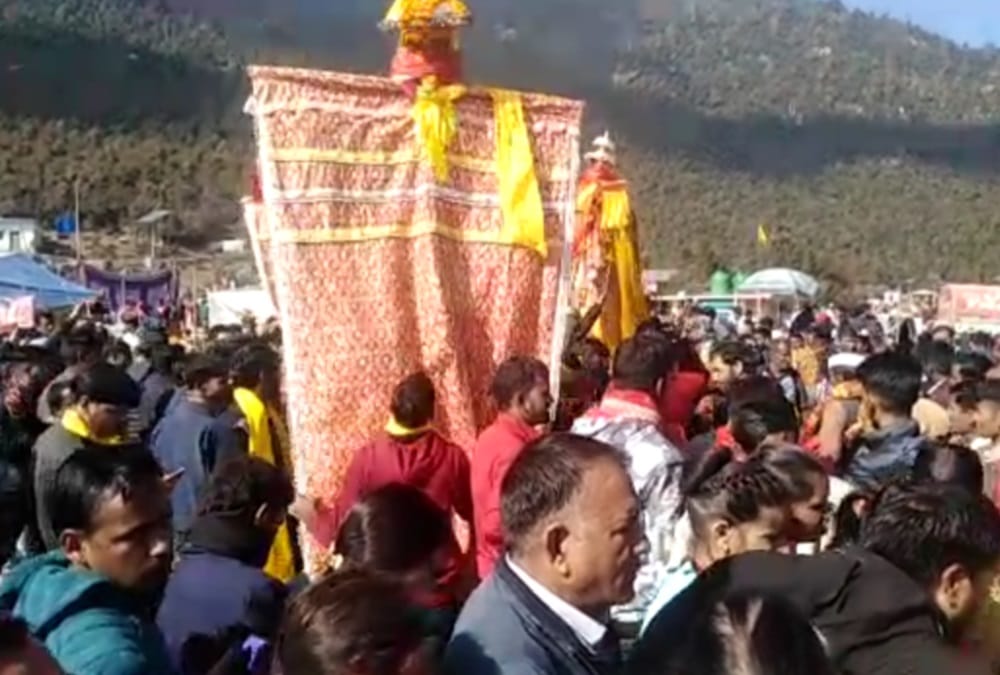 Uttarakhand News: Devotees Crowd to see Dev Doli Dance in Sem Mukhem Nagraja Mela Photos