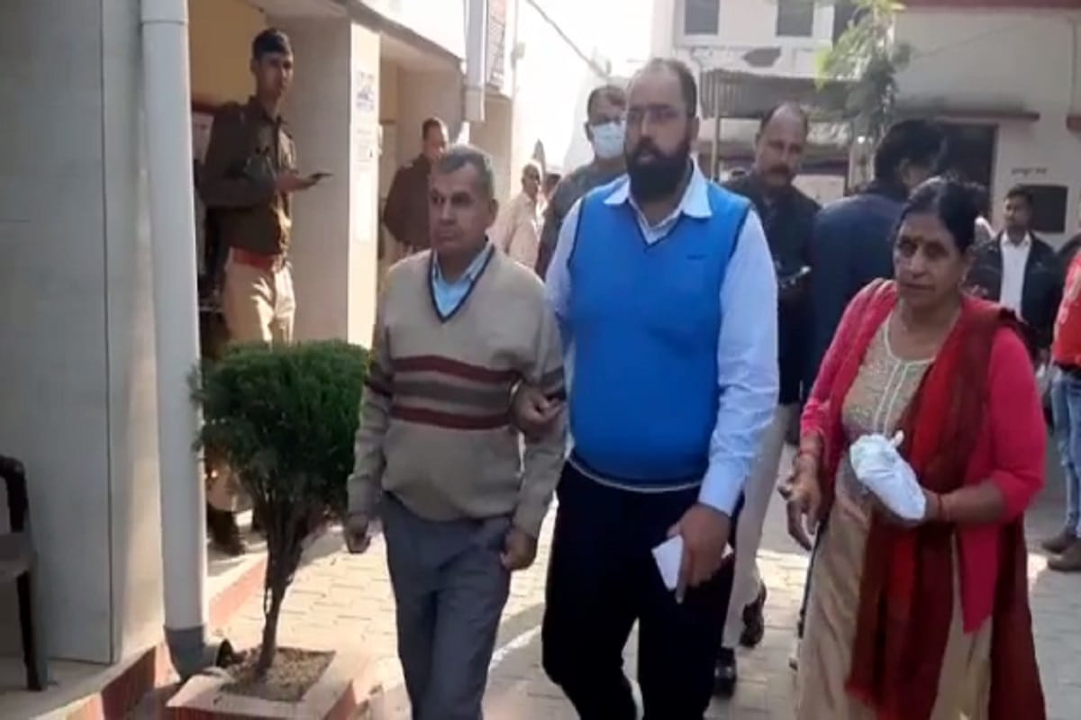 UP News: Anti-corruption team arrested Lekhpal for taking bribe of five thousand rupees in Saharanpur