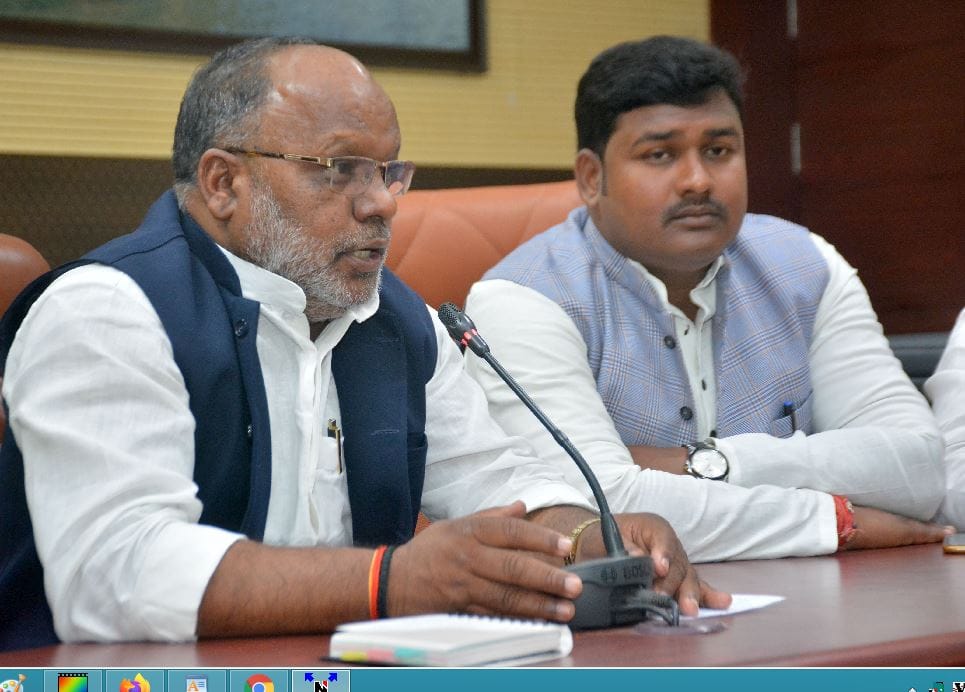 Union Budget 2023  supporters and opponents were seen divided in Varanasi