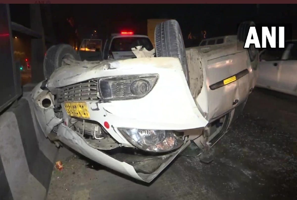 car overturned due to overspeeding at the RTR flyover
