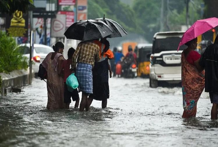 Cyclone Michaung:चक्रवात मिचौंग का खतरा मंडराया, तमिलनाडु-आंध्र प्रदेश में भारी बारिश, 54 ट्रेनें रद्द - Depression To Intensify Into Cyclonic Storm On Dec 3, Heavy Rains Forecast For ...