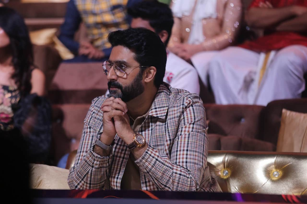 Salman khan Abhishek bachchan to appear as special guests on sa re ga ma pa to promote their movies