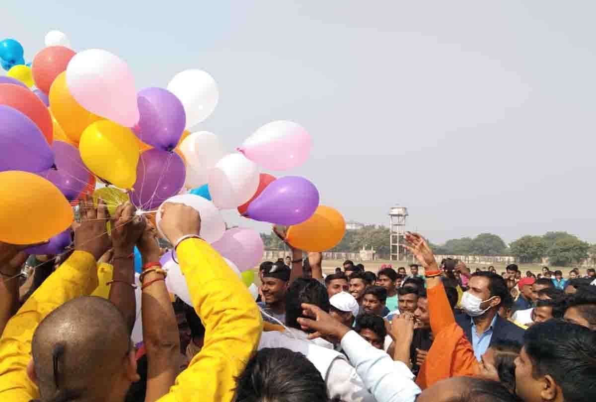 Fatehpur: Gas balloon burst, four children scorched