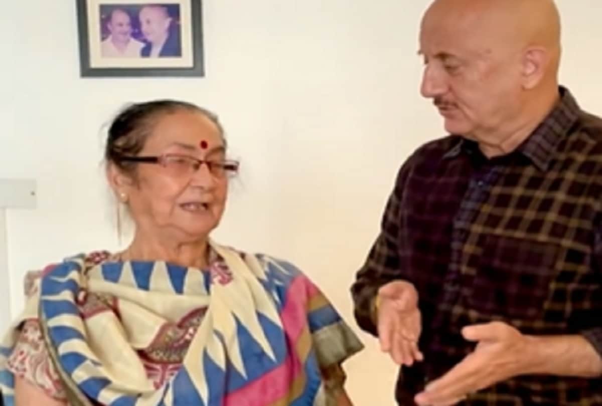 Anupam Kher and brother Raju Kher scolded by Mother Dulari in latest photoshoot see instagram video