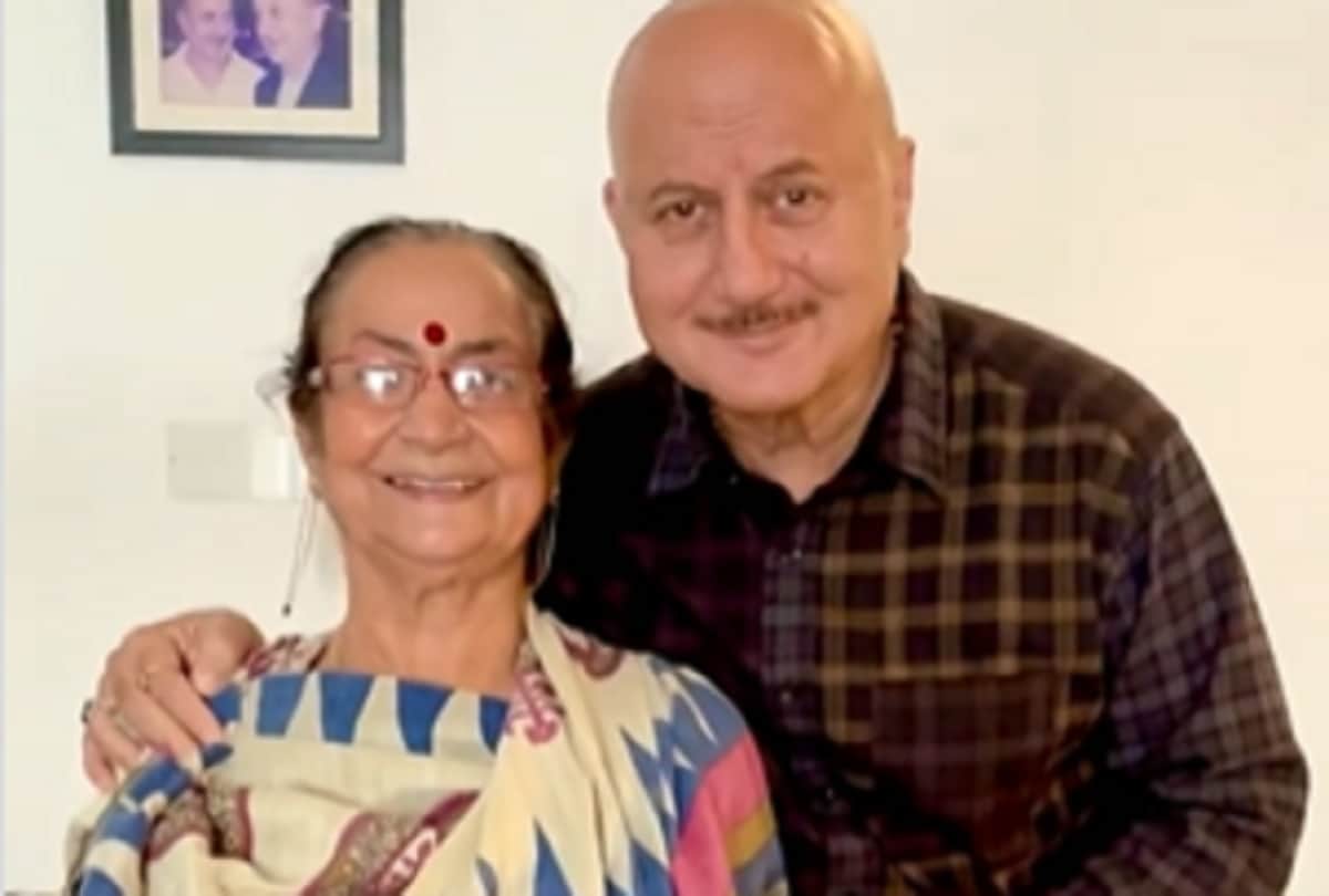 Anupam Kher and brother Raju Kher scolded by Mother Dulari in latest photoshoot see instagram video