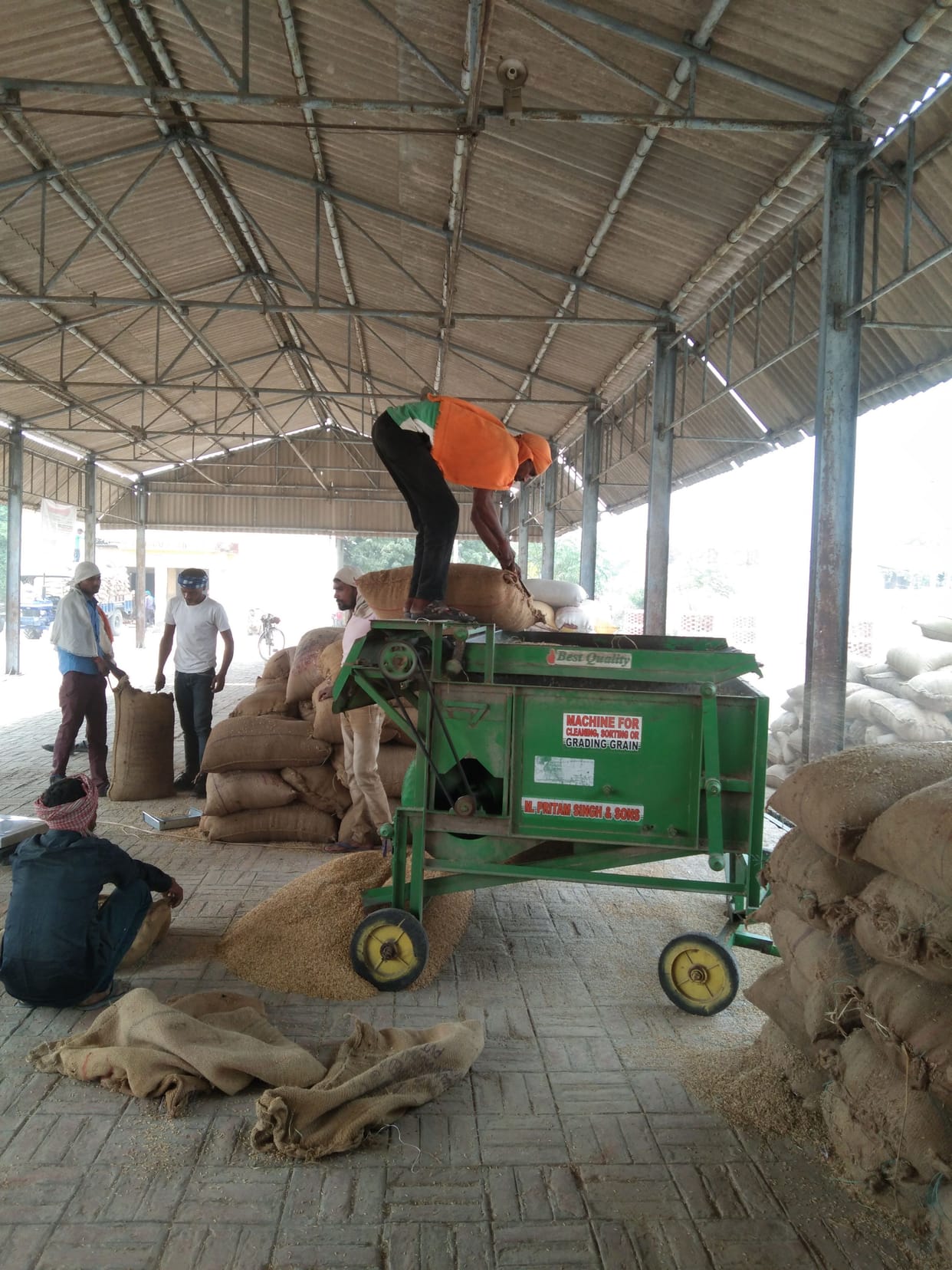 PCF and PCU sluggish in paddy procurement, food department ahead, 4323 MT of paddy procured